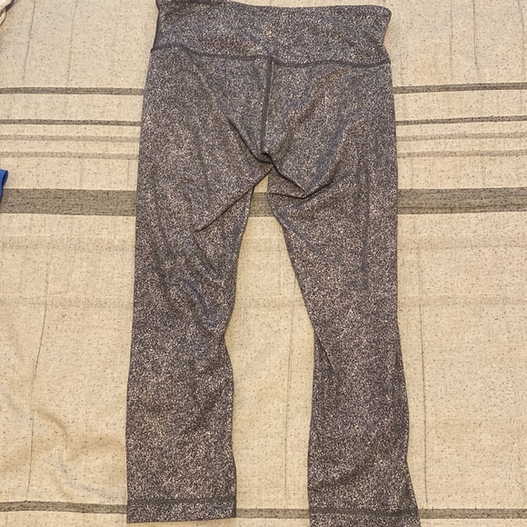 Lululemon leggings - Picture 2 of 4